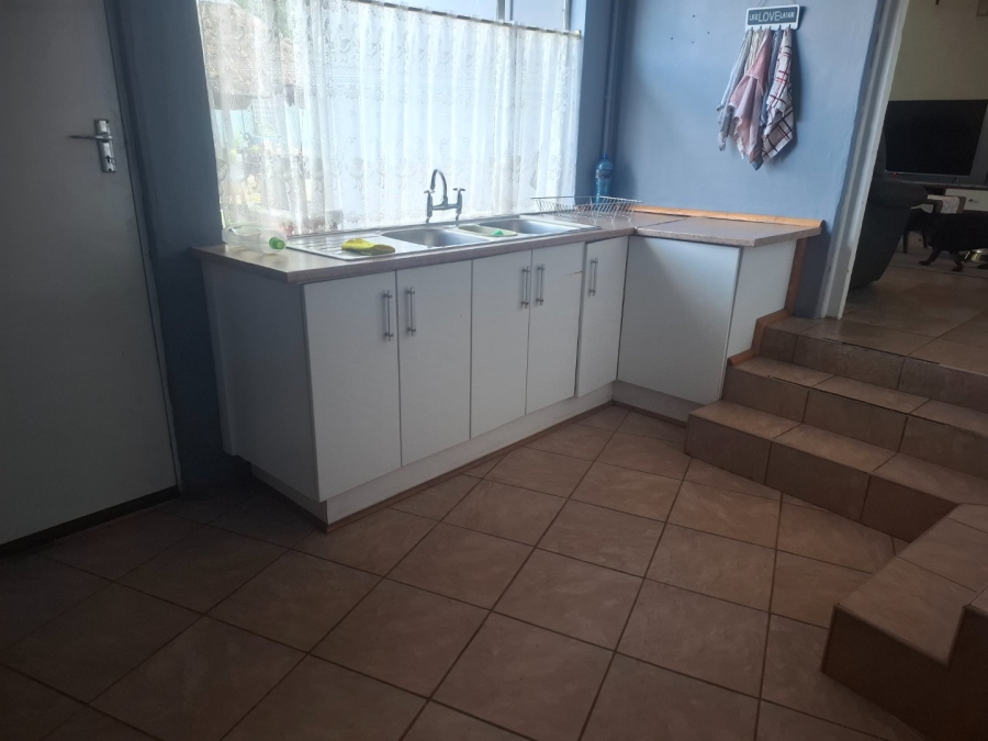 To Let 3 Bedroom Property for Rent in Suidrand Free State